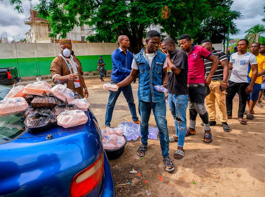 Lagos Food Relief distributes food in parts of Lagos (Photos)