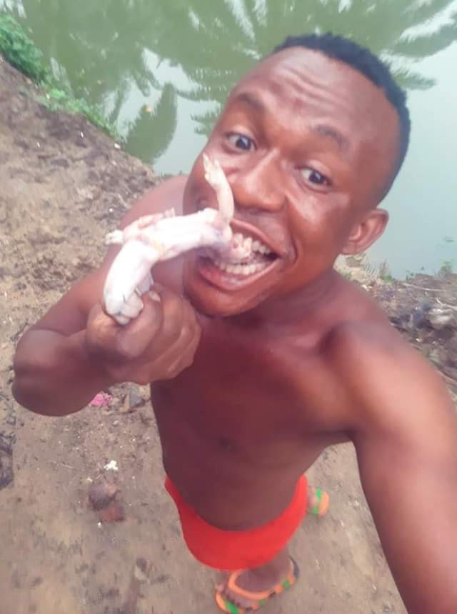 Man makes stew with Frog meat