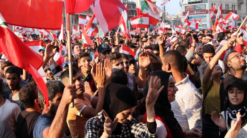 Lebanese protesters return to streets in spite coronavirus lockdown