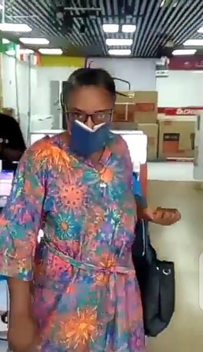 Woman wears bible as face mask (video)