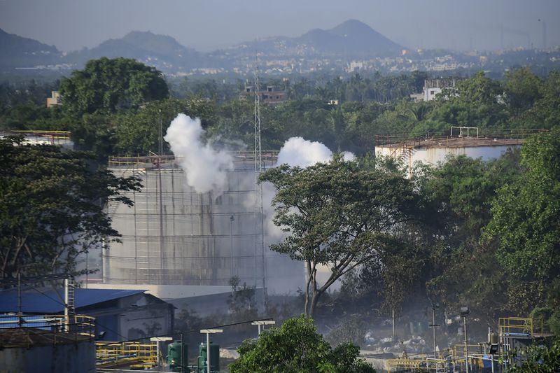 11 dead, hundreds hospitalised after gas leak at India factory