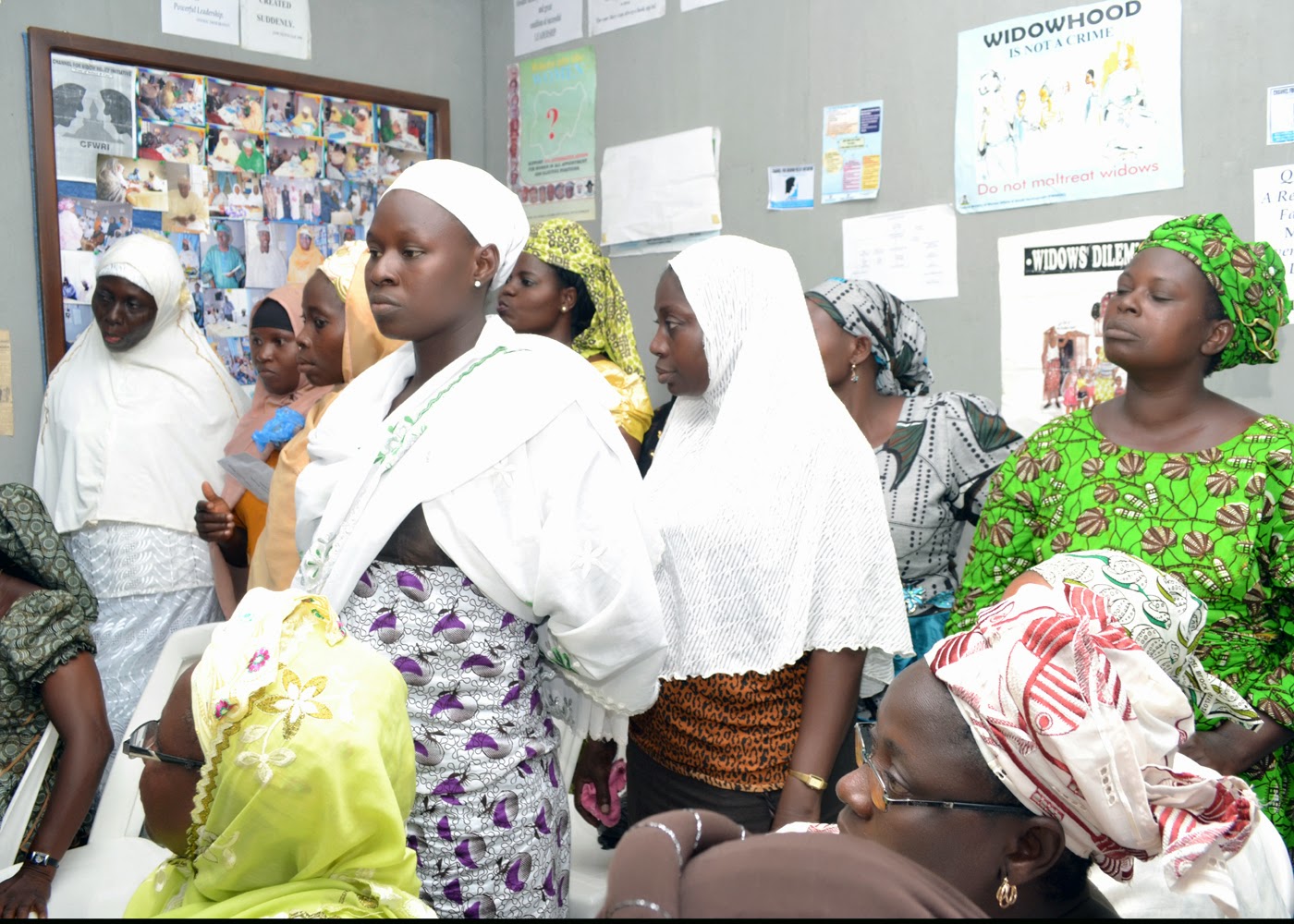 100 Christiain widows receive foodstuffs in Ibadan