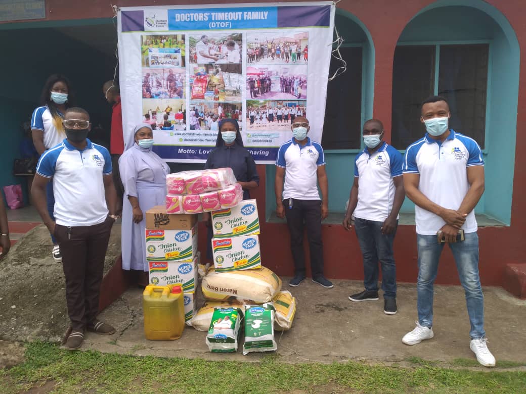 COVID-19: Doctors donate items to UCTH, Home in Calabar