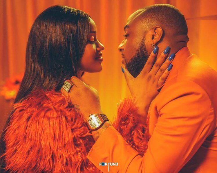 Davido unfollows Chioma, everyone on Instagram