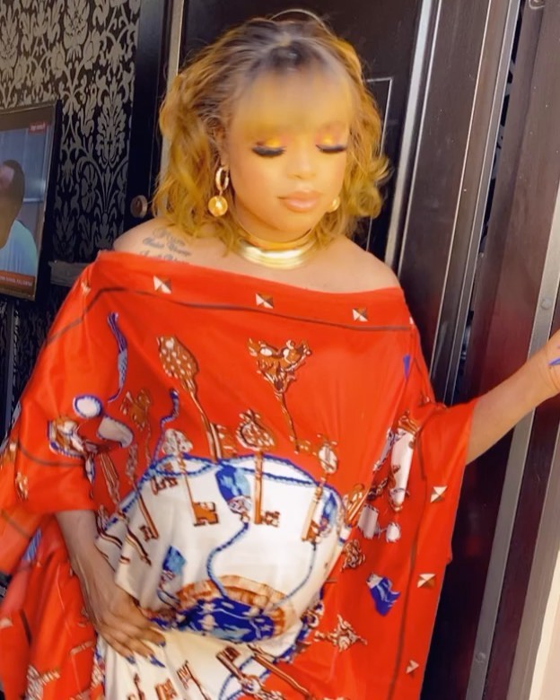 'Pregnant' Bobrisky dances with baby bump in viral video