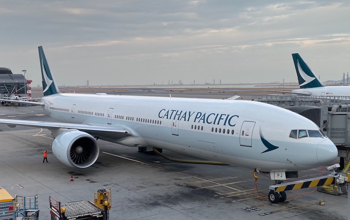 Cathay Pacific offers early retirement scheme to older pilots
