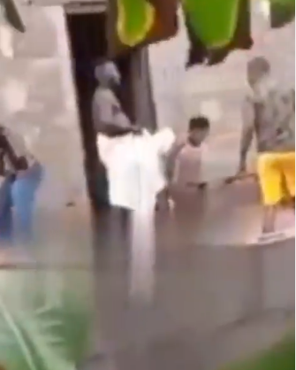 VIDEO: Married woman glued to lover while having s3x in Ogun