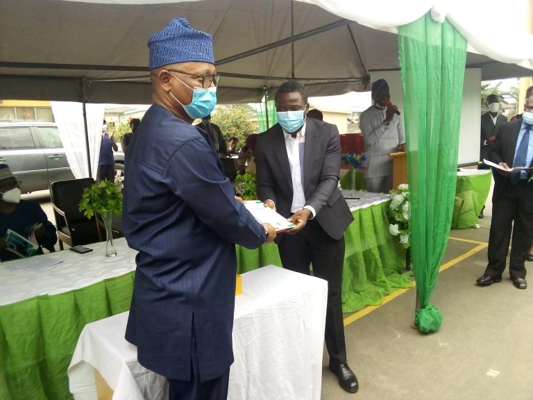 LUTH honours COVID-19 response team