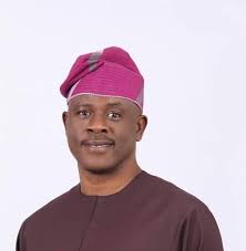 Obanikoro tasks traditional ruler on education of subjects