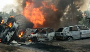 3 dead, 5 vehicles burnt as petrol tanker explodes in Ogun