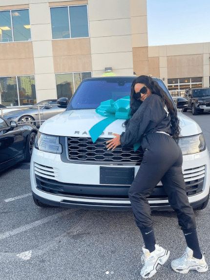 Nina gets Range Rover gift from her husband (Photo)