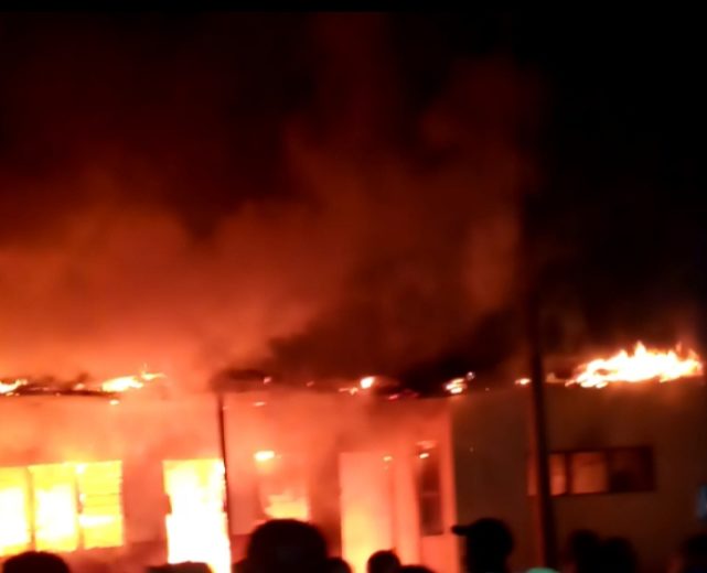 Fire guts 4 container shop’s in llorin