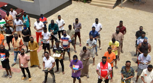 EFCC arrests 33 suspected Internet fraudsters in Abeokuta